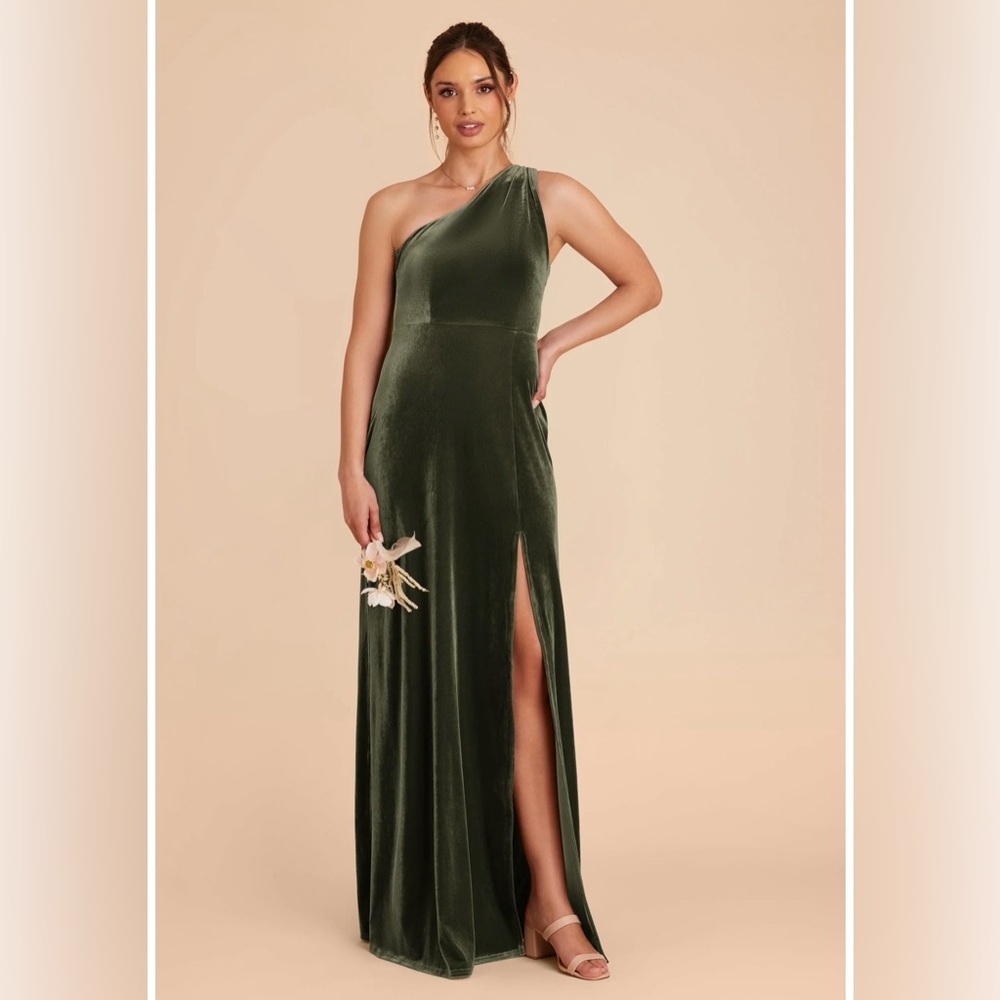 Elegant One-Shoulder Velvet Green Dress